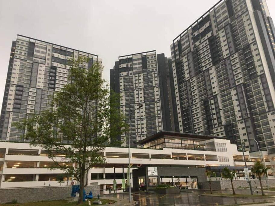 Ss Condostay Residensi Lili, Nilai Nearby Klia, Usim - Infinity Pool, Wifi, Smart Tv Екстер'єр фото