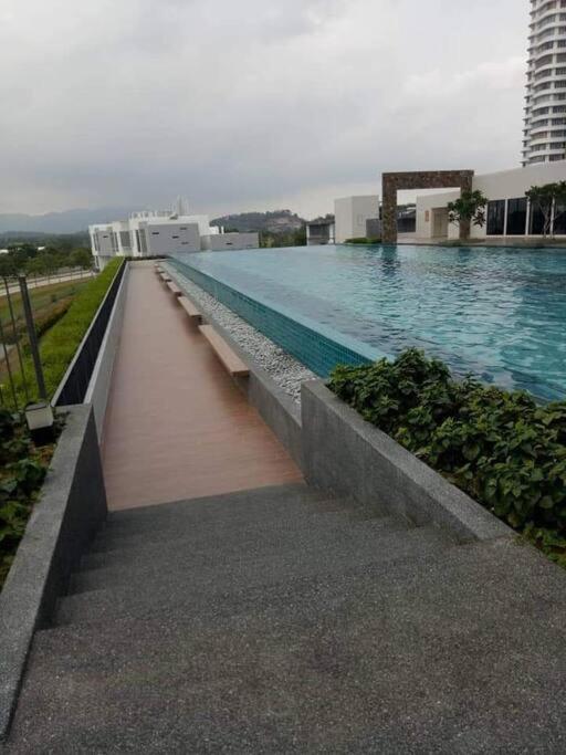 Ss Condostay Residensi Lili, Nilai Nearby Klia, Usim - Infinity Pool, Wifi, Smart Tv Екстер'єр фото